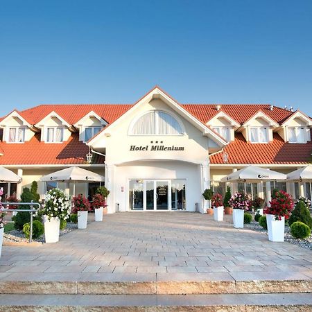 Hotel Millenium Gora Motyczna Экстерьер фото