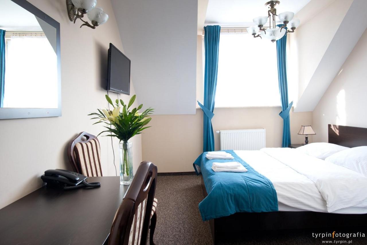Hotel Millenium Gora Motyczna Экстерьер фото