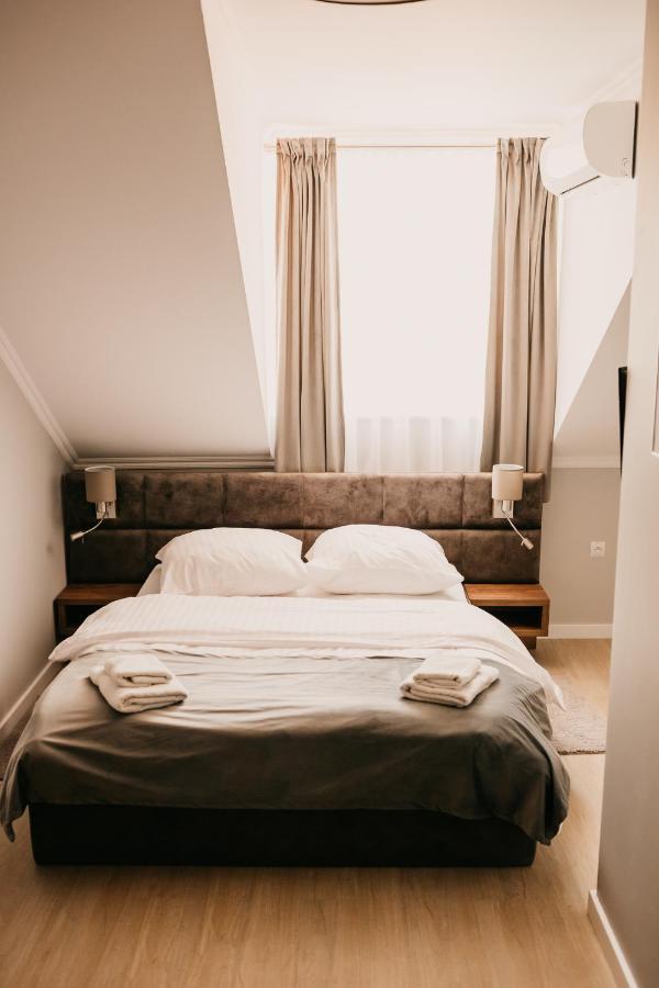 Hotel Millenium Gora Motyczna Экстерьер фото