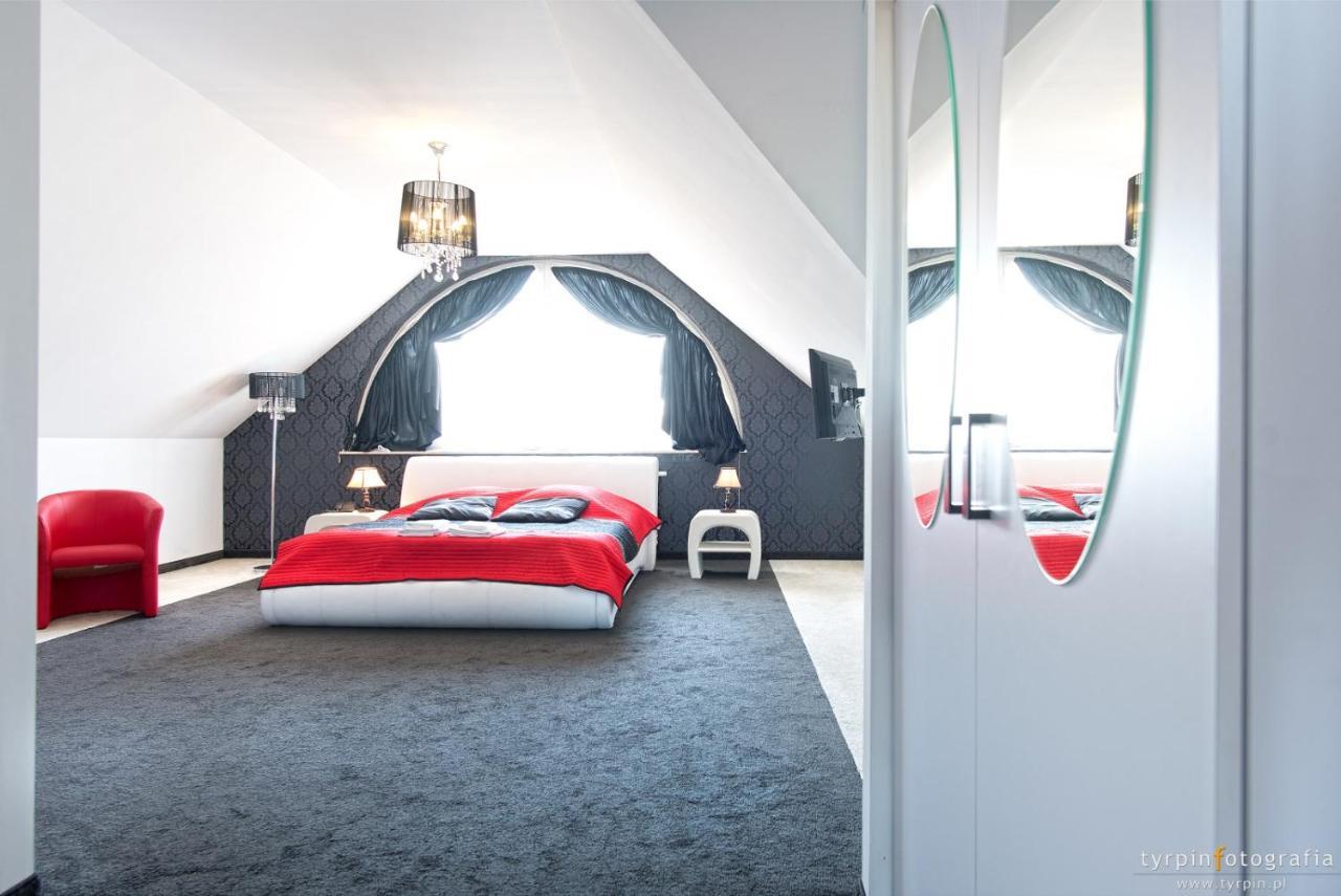 Hotel Millenium Gora Motyczna Экстерьер фото