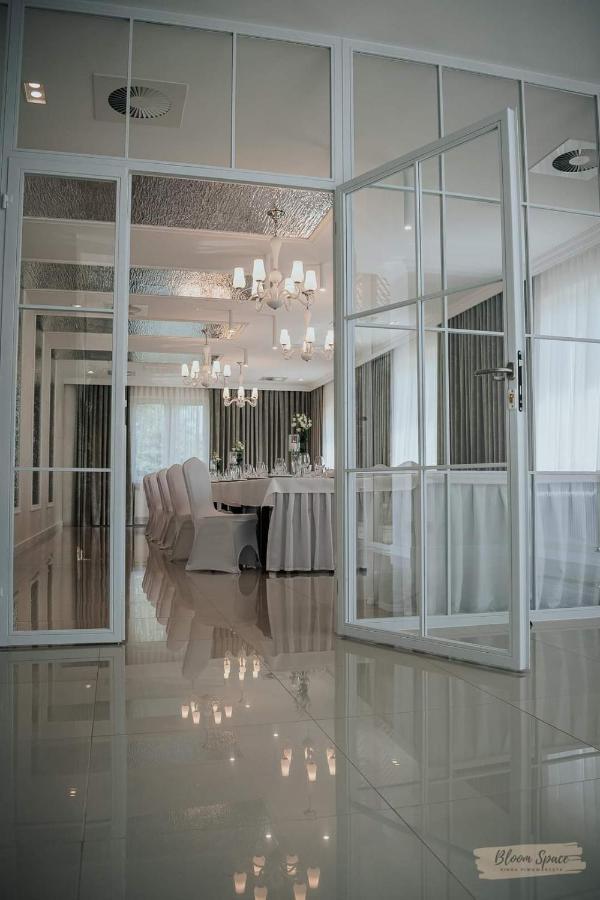 Hotel Millenium Gora Motyczna Экстерьер фото