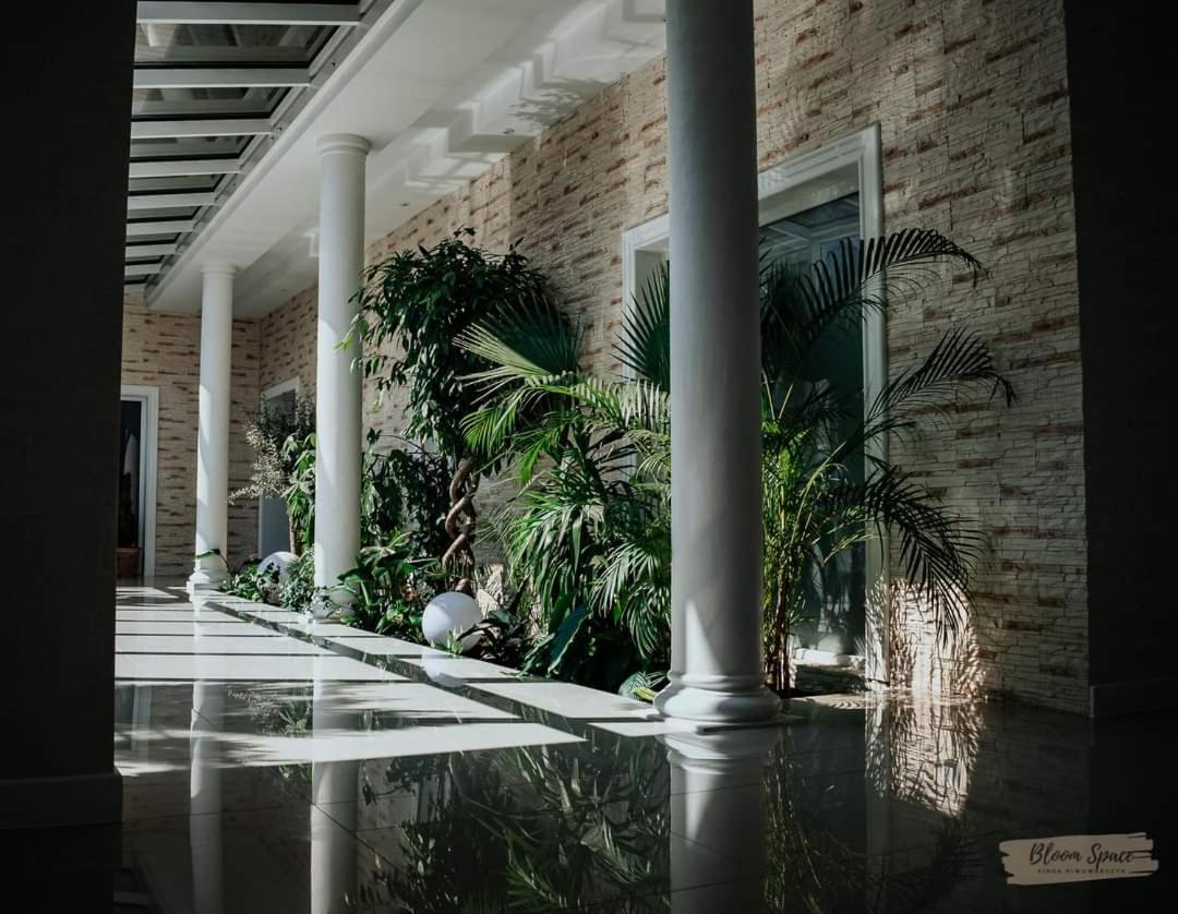 Hotel Millenium Gora Motyczna Экстерьер фото