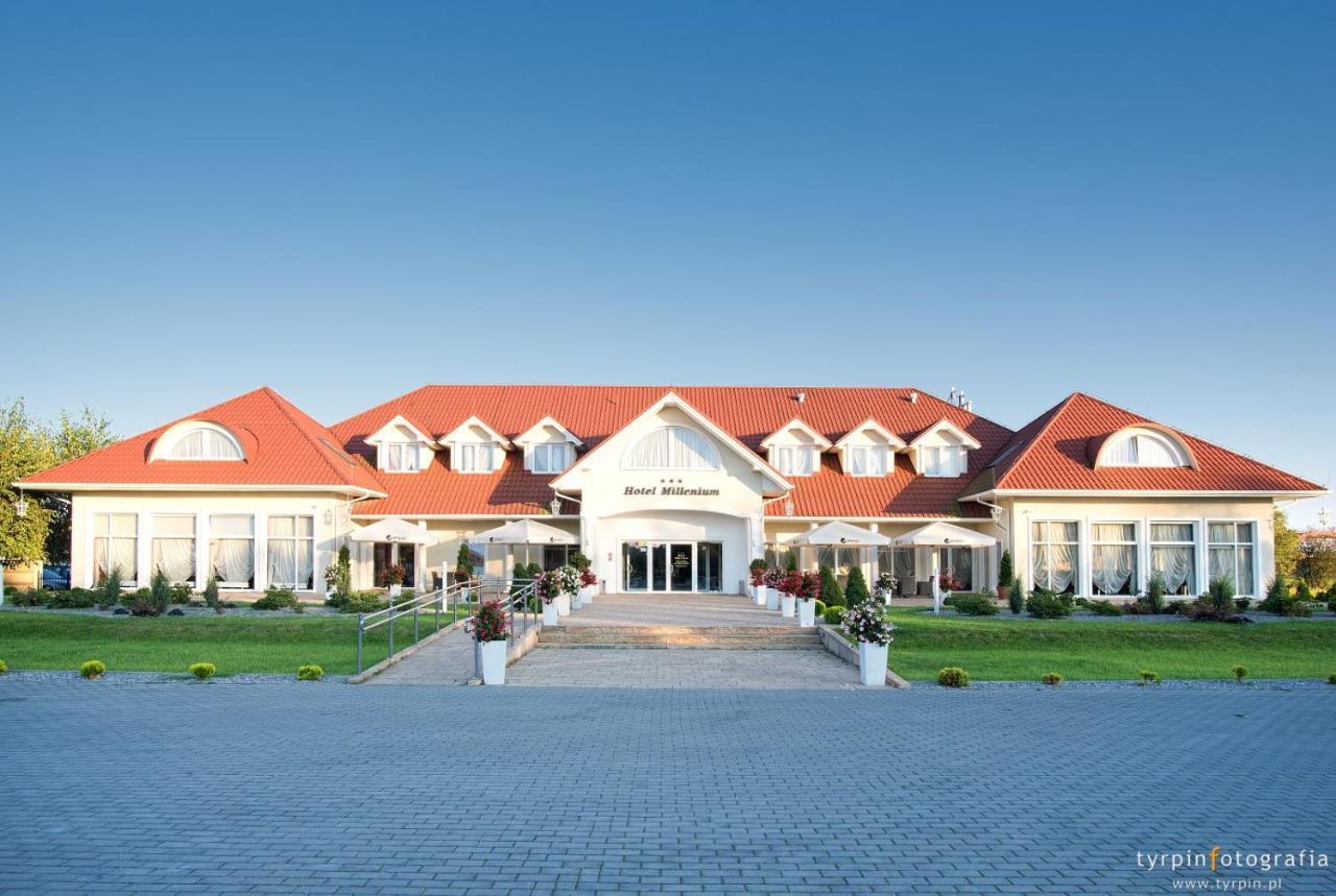 Hotel Millenium Gora Motyczna Экстерьер фото