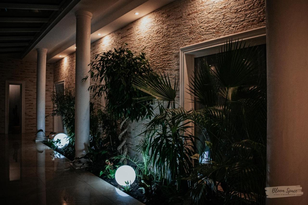 Hotel Millenium Gora Motyczna Экстерьер фото
