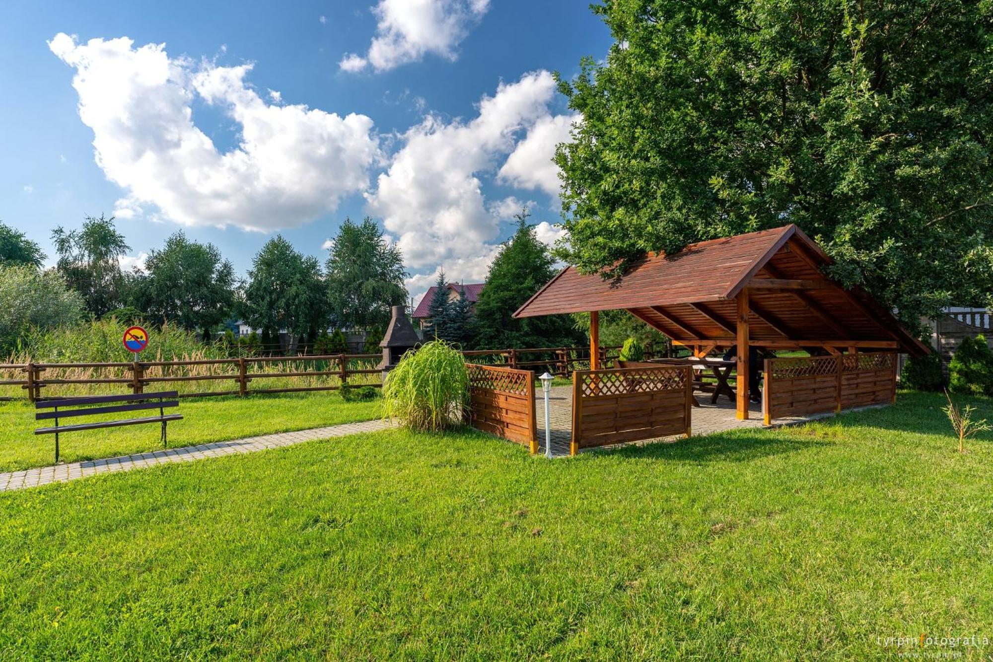 Hotel Millenium Gora Motyczna Экстерьер фото