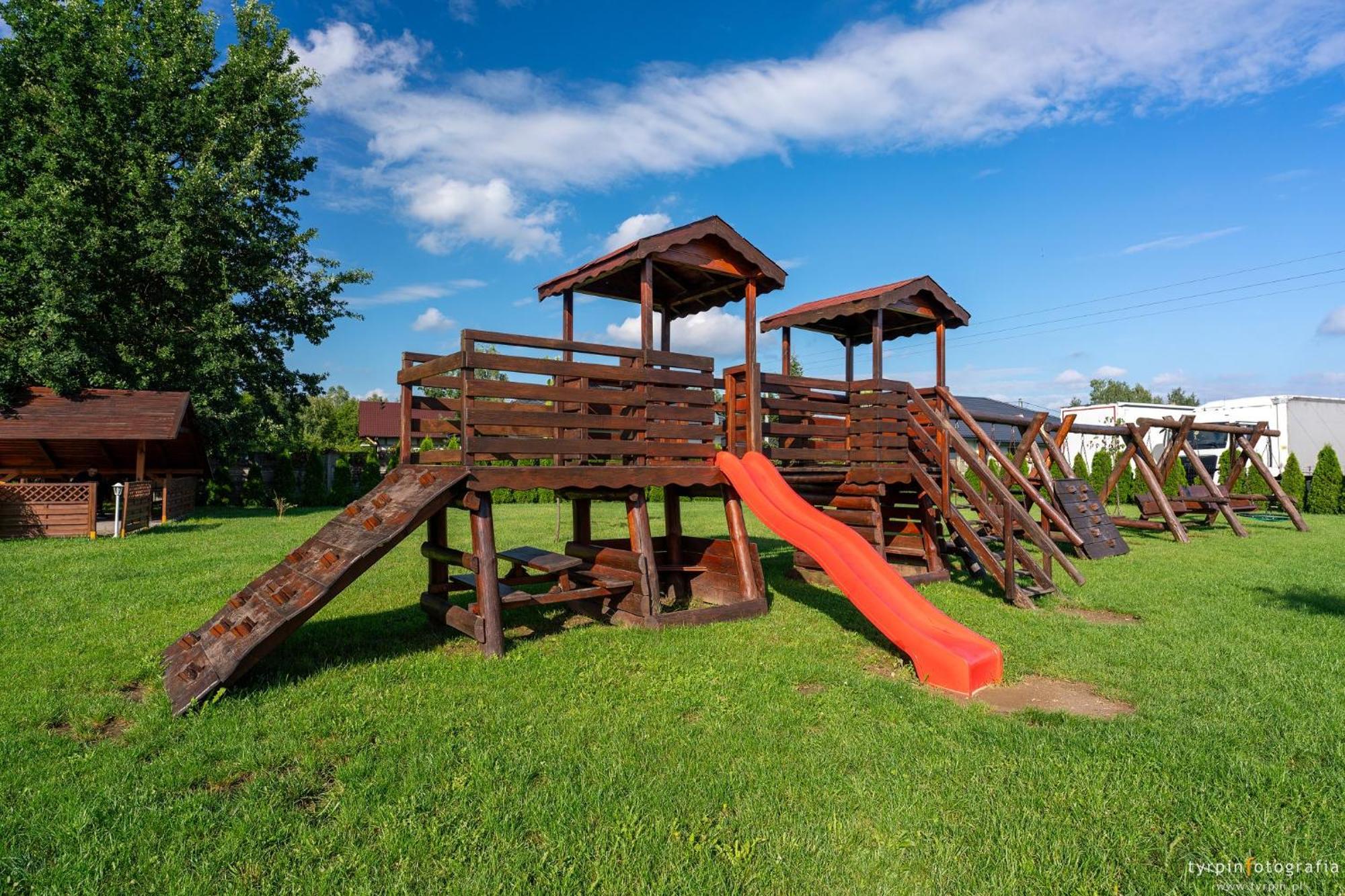 Hotel Millenium Gora Motyczna Экстерьер фото