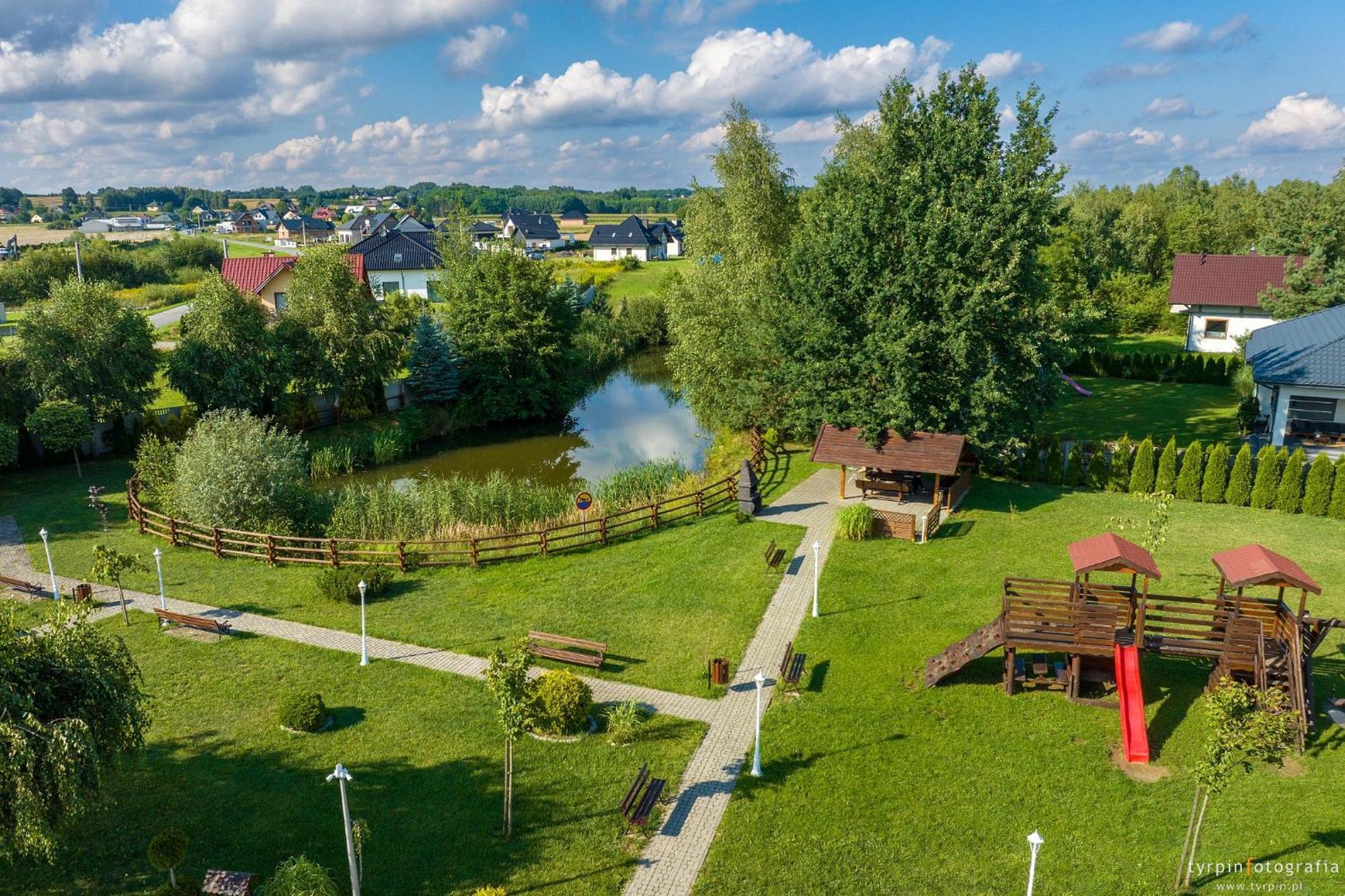 Hotel Millenium Gora Motyczna Экстерьер фото