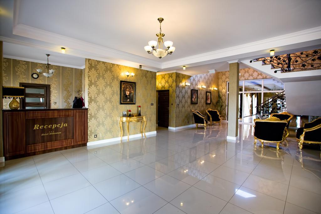 Hotel Millenium Gora Motyczna Экстерьер фото