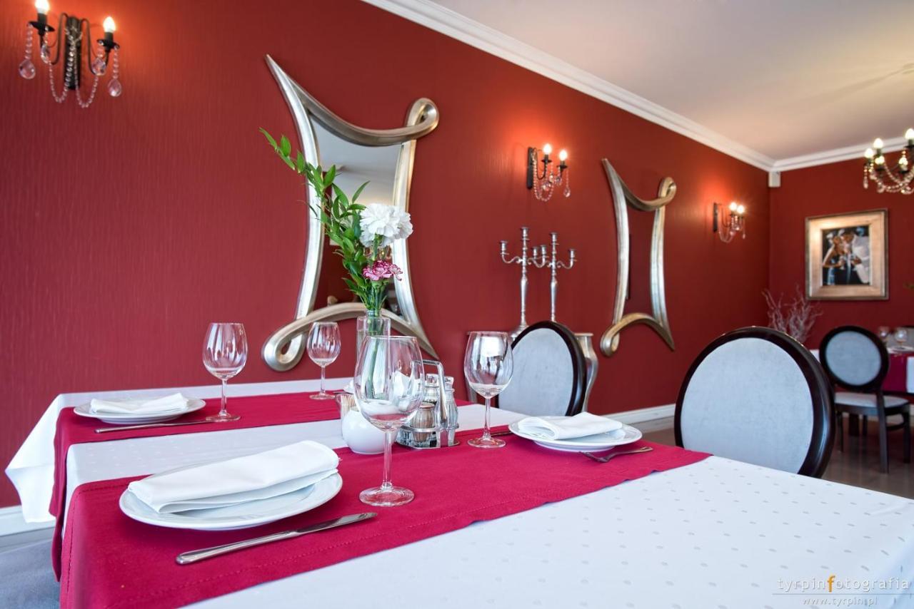 Hotel Millenium Gora Motyczna Экстерьер фото
